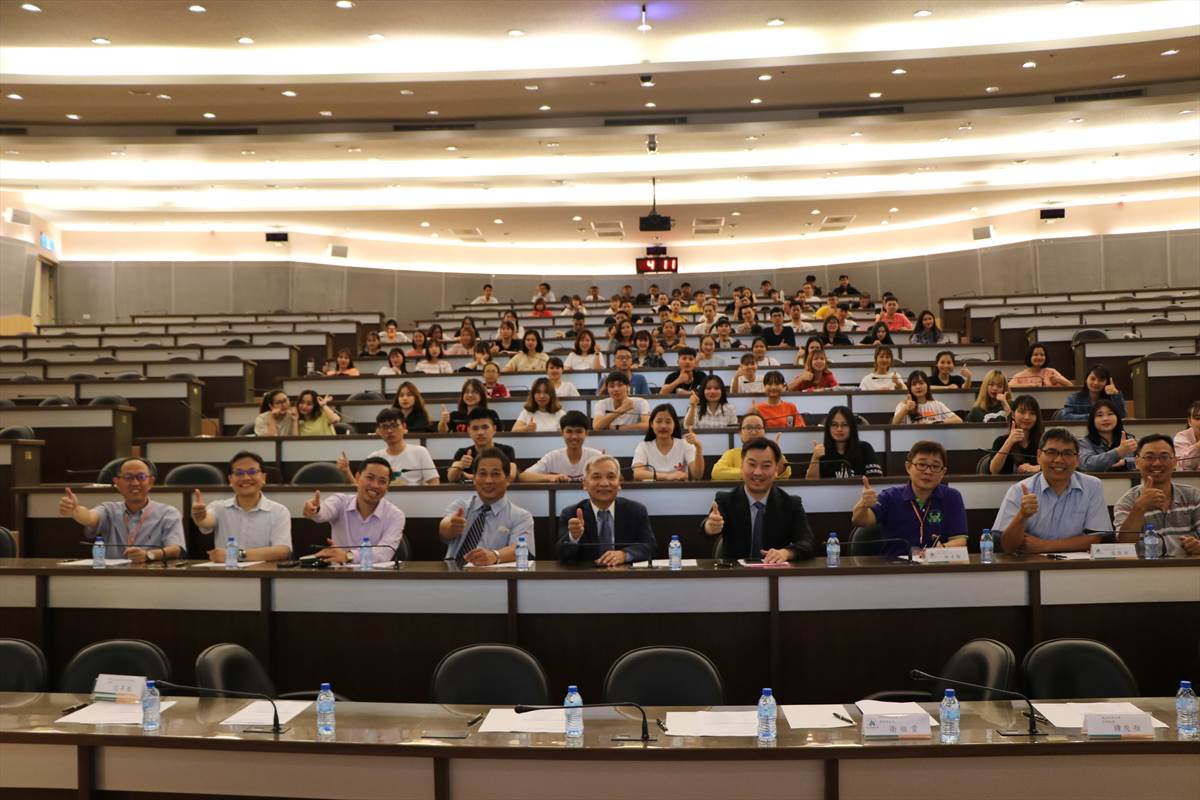 01.Vietnam Delegation Visits KSU and Vietnamese Students Studying at KSU 