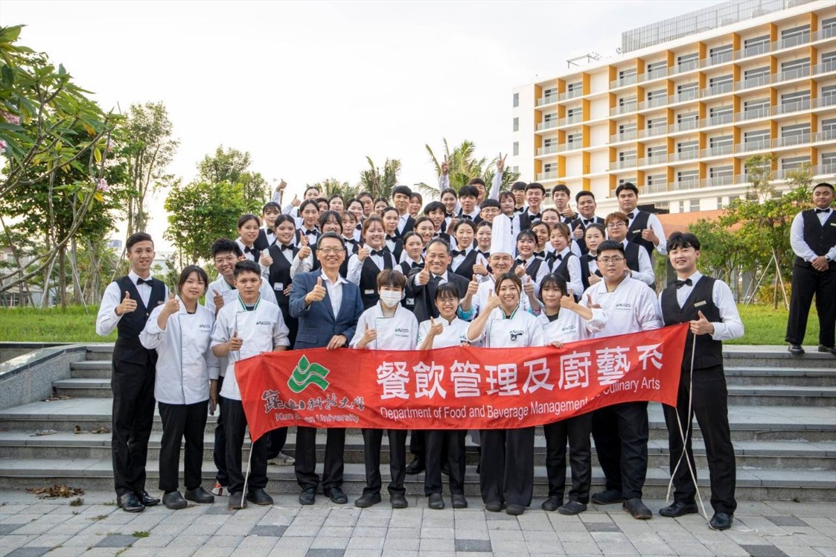 餐饮系受邀担纲520总统副总统就职国宴服务专业深获肯定