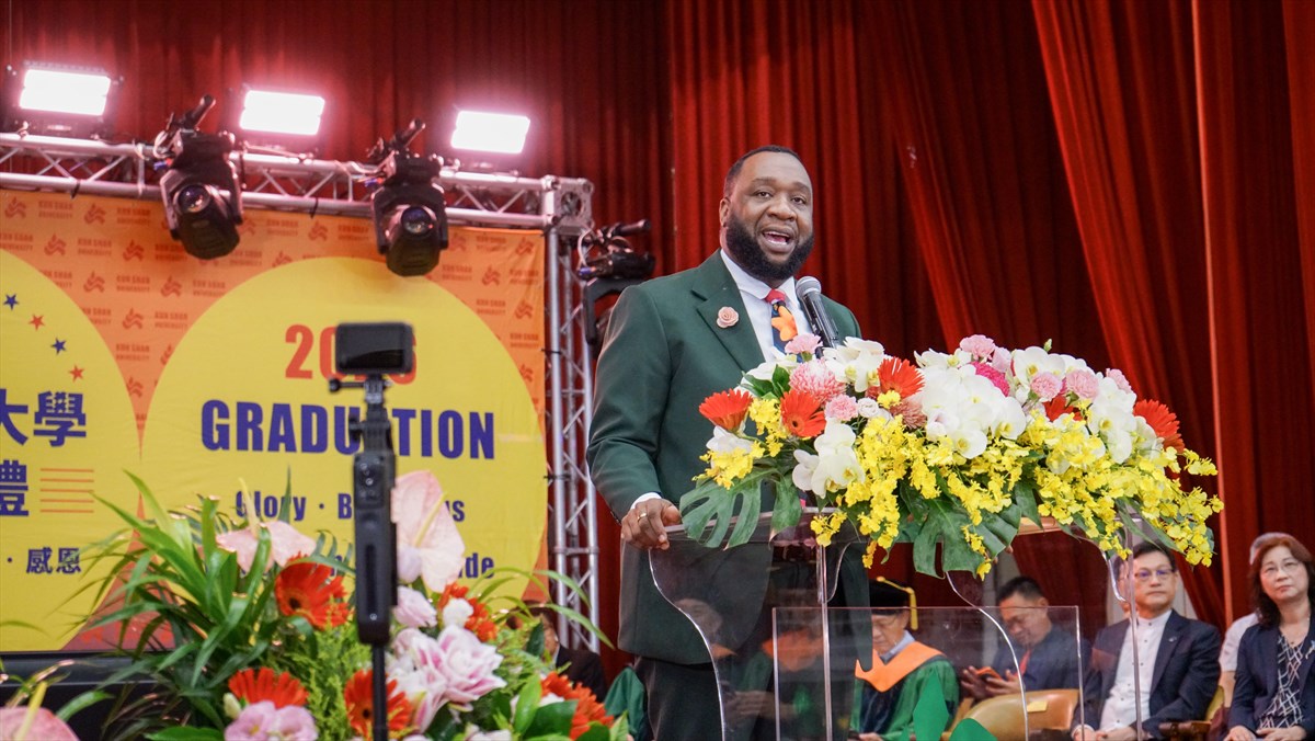 18.Presidential Blessings and Star Performance Highlight KSU’s 2026 Commencement as Over 2,200 Graduates Begin New Chapter