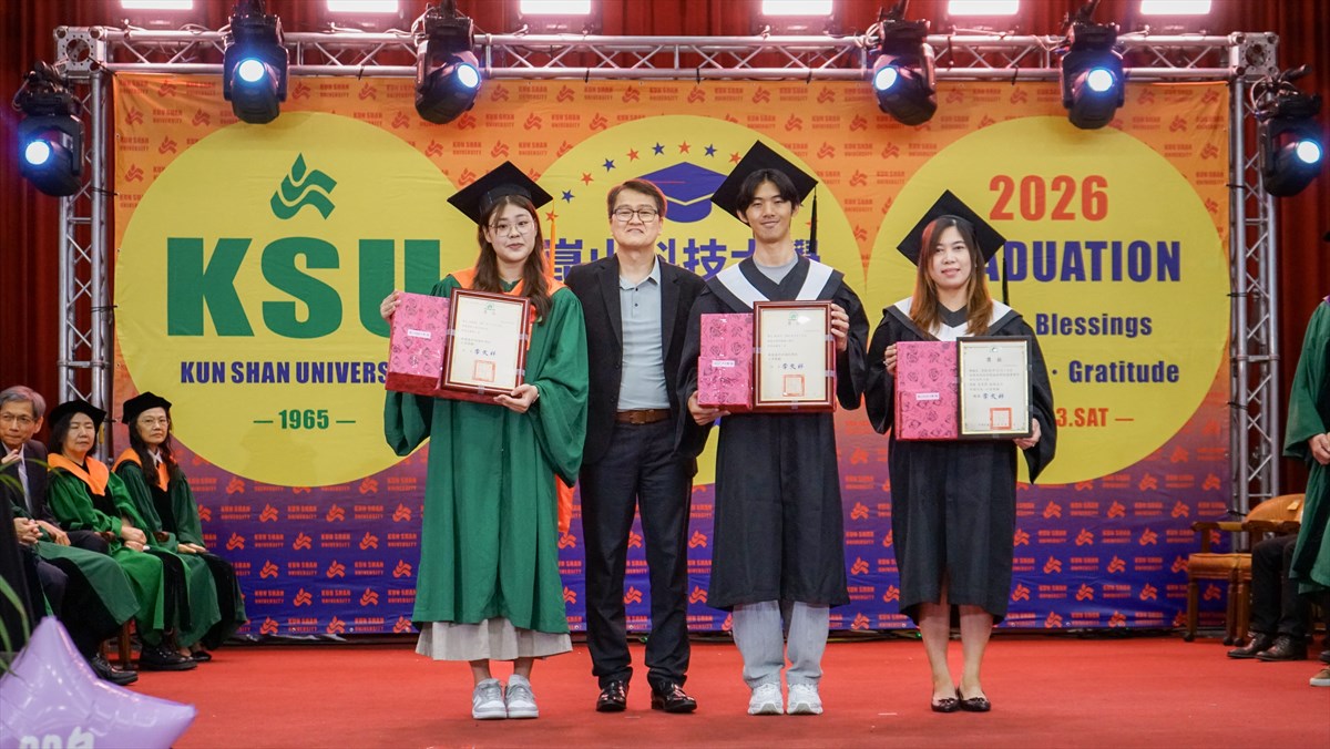 12.Presidential Blessings and Star Performance Highlight KSU’s 2026 Commencement as Over 2,200 Graduates Begin New Chapter