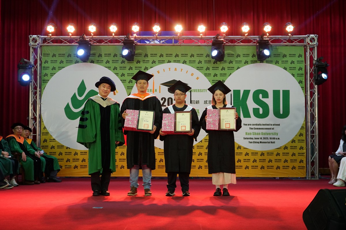 08.KSU Commencement Honors 2,200 Graduates with President Lai’s Message and a Special Musical Performance